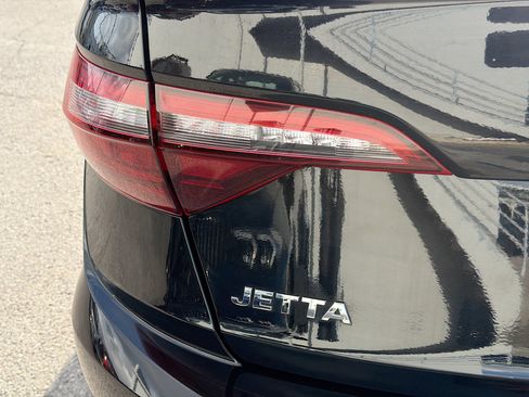 Used 2020 Volkswagen Jetta R-Line FWD image 10