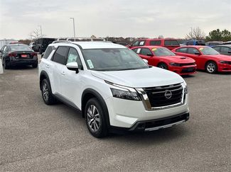 New 2025 Nissan Pathfinder SL video 2