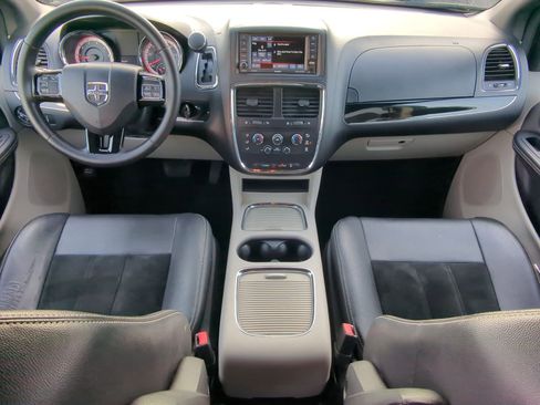 Used 2017 Dodge Grand Caravan SXT image 20