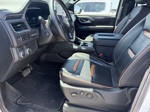 Used 2024 GMC Yukon XL AT4 w/ Technology Package AWD/4WD image 14