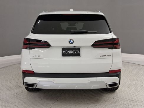 Certified 2024 BMW X5 xDrive40i w/ Parking Assistance Package AWD/4WD image 8