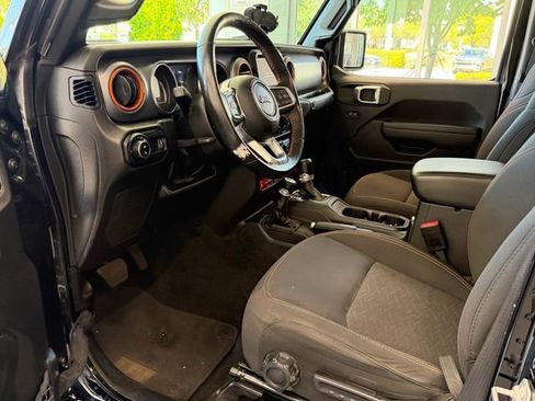 Used 2023 Jeep Gladiator Mojave w/ Cold Weather Group AWD/4WD image 10