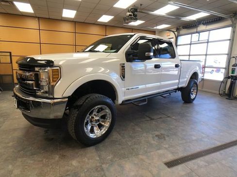 Certified 2019 Ford F250 XLT image 3
