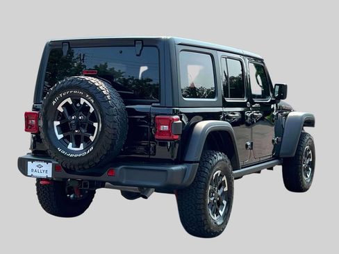 Used 2025 Jeep Wrangler Unlimited Rubicon AWD/4WD image 5