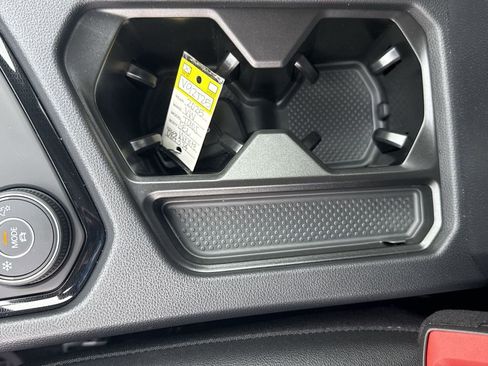 New 2025 Volkswagen Taos SEL image 38