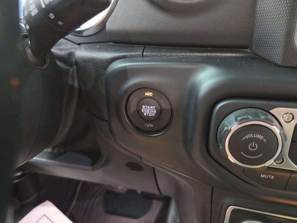 Used 2021 Jeep Wrangler Unlimited Sahara AWD/4WD image 17