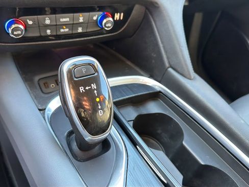 Used 2019 Buick Enclave Essence image 29