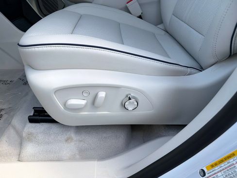 New 2026 Buick Enclave Avenir w/ Super Cruise Package FWD image 19