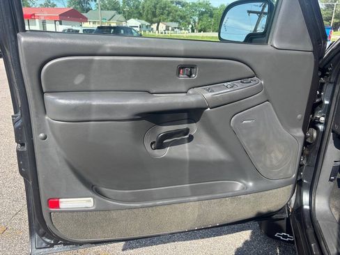 Used 2005 Chevrolet Silverado 2500 LS AWD/4WD image 14