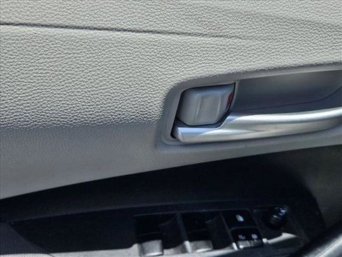 Used 2021 Toyota Corolla LE FWD image 8