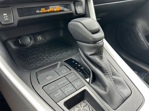 Used 2023 Toyota RAV4 LE image 29