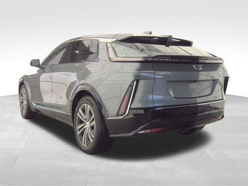 Used 2023 Cadillac Lyriq AWD image 3