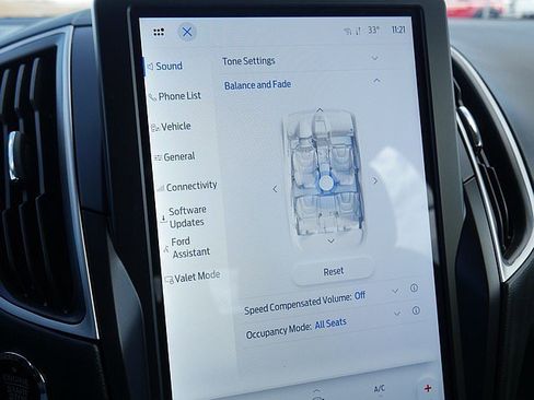 Used 2024 Ford Edge SEL w/ Convenience Package image 40