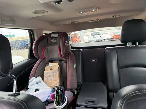 Used 2015 Dodge Journey Crossroad w/ Flexible Seating Group image 17