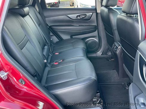 Used 2016 Nissan Rogue SL w/ SL Premium Package image 12