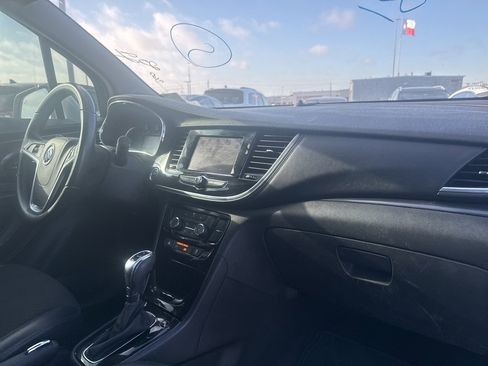 Used 2022 Buick Encore Preferred w/ Safety Package image 9