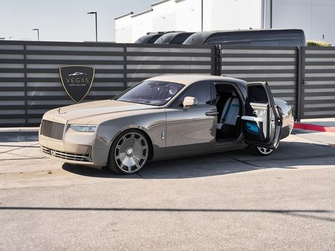 Used 2025 Rolls-Royce Ghost AWD/4WD image 5