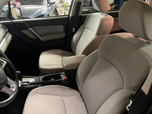Used 2018 Subaru Forester 2.5i Premium w/ Popular Package #2A AWD/4WD image 19