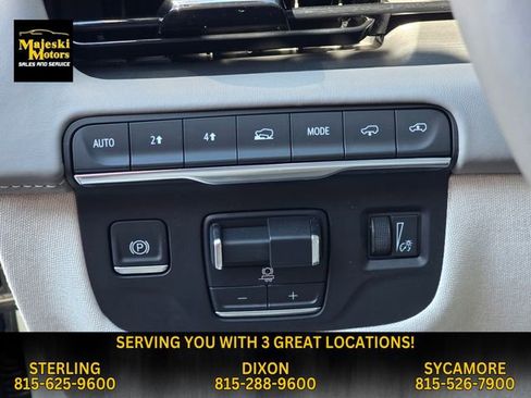 Used 2024 Cadillac Escalade Sport Platinum image 21