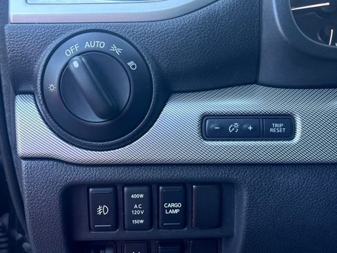 Used 2017 Nissan Titan PRO-4X AWD/4WD image 18