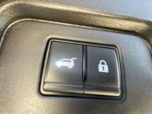 Used 2024 Nissan Rogue SL image 10