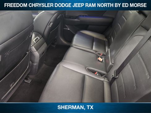 Used 2025 Hyundai Santa Fe Limited FWD image 19