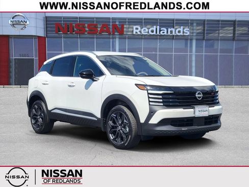 New 2026 Nissan Kicks SR FWD image 1