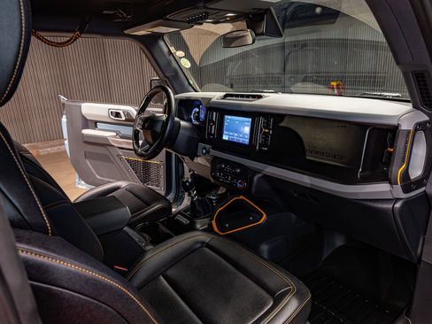 Used 2023 Ford Bronco Badlands image 15