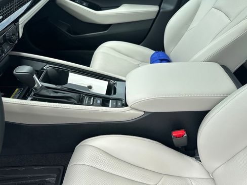 Used 2024 Honda Accord Touring image 17