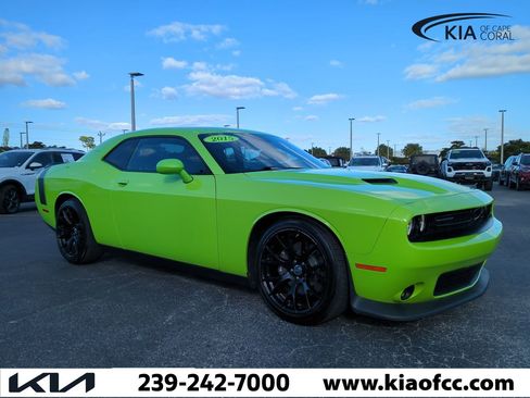 Used 2015 Dodge Challenger R/T Scat Pack w/ Leather Interior Group image 2