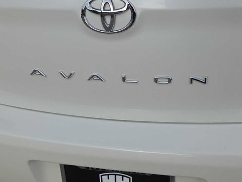 Used 2009 Toyota Avalon Limited image 12