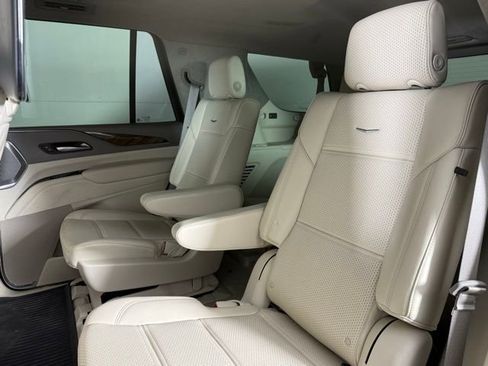 Used 2023 Cadillac Escalade Premium Luxury Platinum AWD/4WD image 24