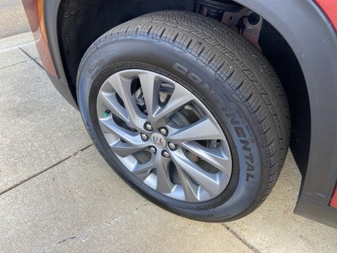 Used 2025 Buick Enclave Preferred w/ Power Package image 24