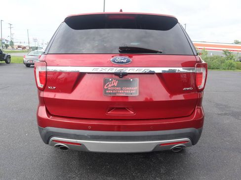 Used 2017 Ford Explorer XLT w/ Equipment Group 201A AWD/4WD image 26