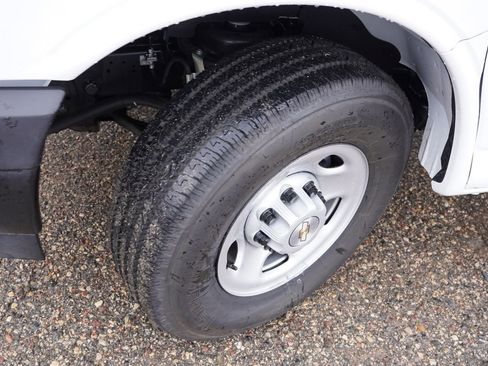 Used 2025 Chevrolet Express 2500 Extended w/ Communications Package image 13