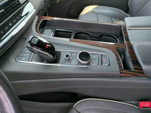 Used 2023 Cadillac Escalade Premium Luxury w/ Performance Package AWD/4WD image 21
