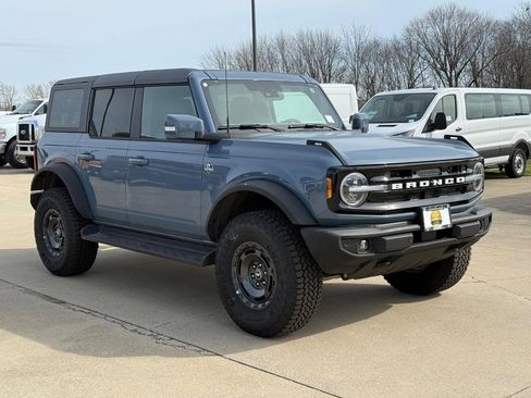 New 2025 Ford Bronco Outer Banks w/ Sasquatch Package image 35