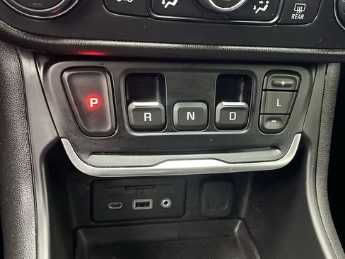 Certified 2019 GMC Terrain SLE w/ Driver Convenience Package AWD/4WD image 24