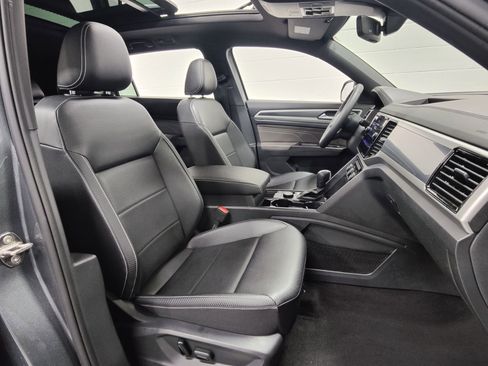 Certified 2023 Volkswagen Atlas Cross Sport SEL AWD/4WD image 6