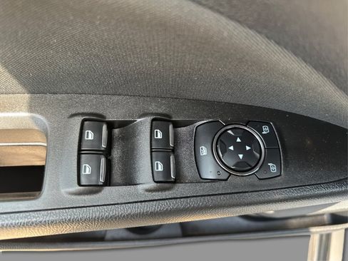 Used 2020 Ford Fusion SE FWD image 31