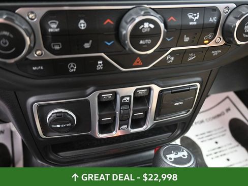 Used 2018 Jeep Wrangler Unlimited Sahara w/ Dual Top Group image 33