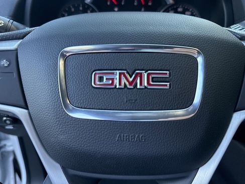 Used 2024 GMC Terrain SLE image 12