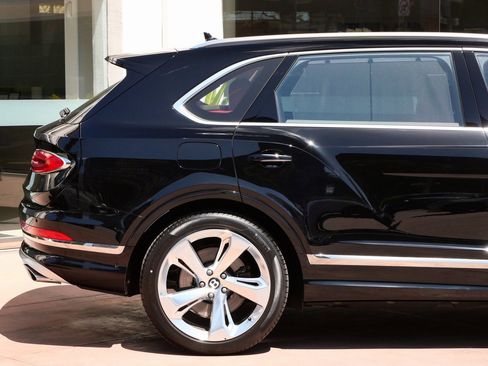 Used 2024 Bentley Bentayga Extended Wheelbase image 7