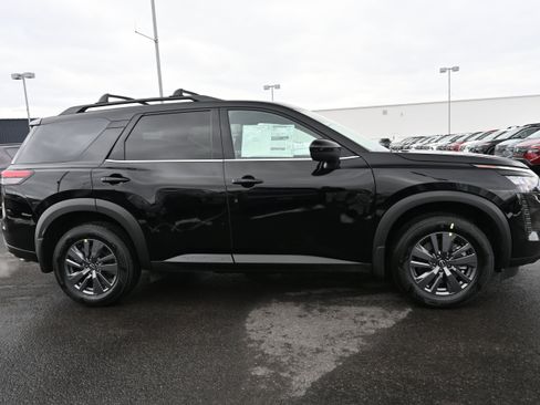 New 2026 Nissan Pathfinder SV image 5