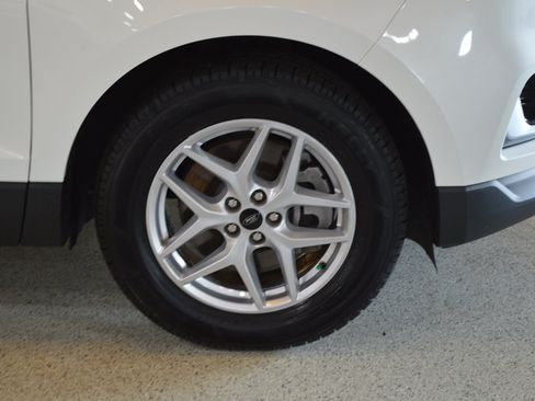 Used 2024 Ford Edge SEL AWD/4WD image 9