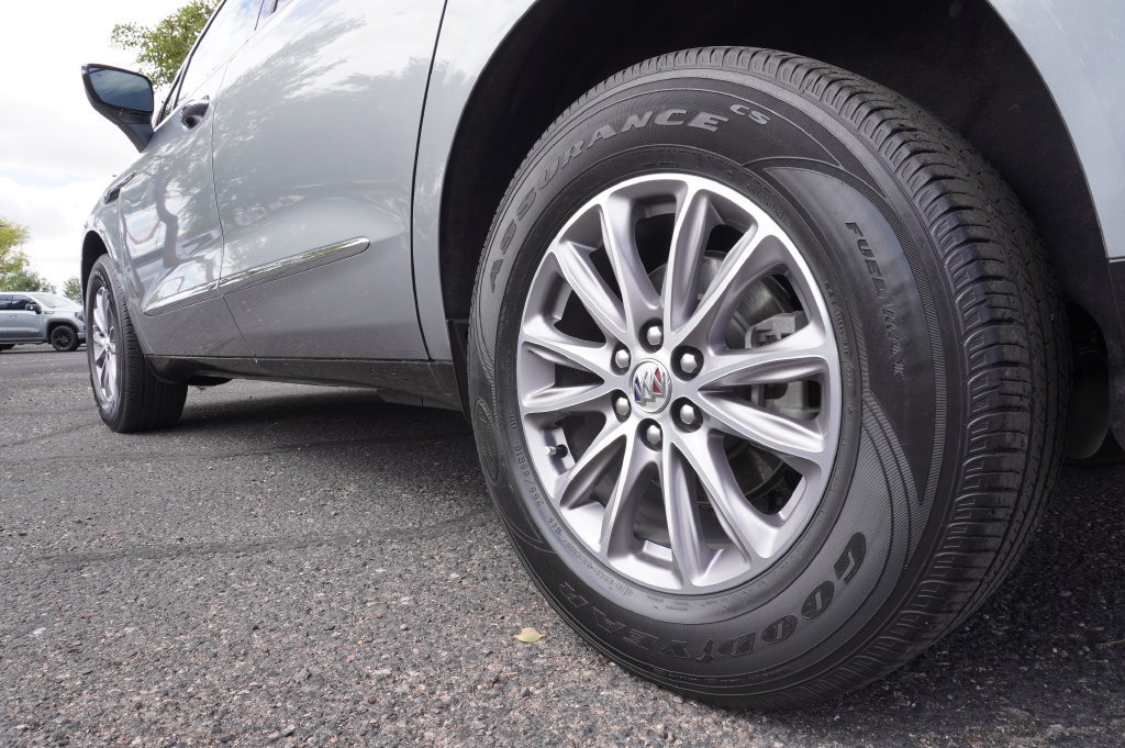 Used 2023 Buick Enclave Essence FWD image 9