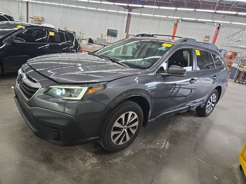 Used 2020 Subaru Outback Premium AWD/4WD image 2
