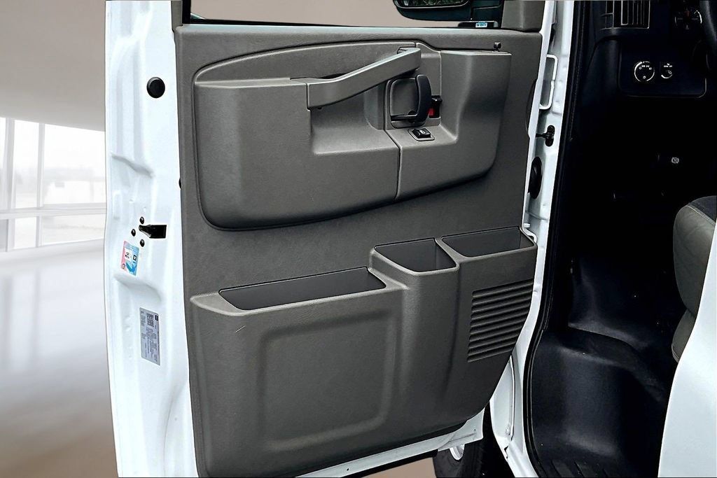 Used 2025 Chevrolet Express 2500 w/ Driver Convenience Package RWD image 17