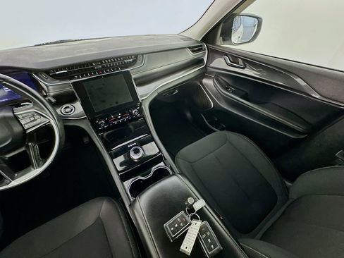 Used 2022 Jeep Grand Cherokee L Laredo w/ Luxury Tech Group I image 11