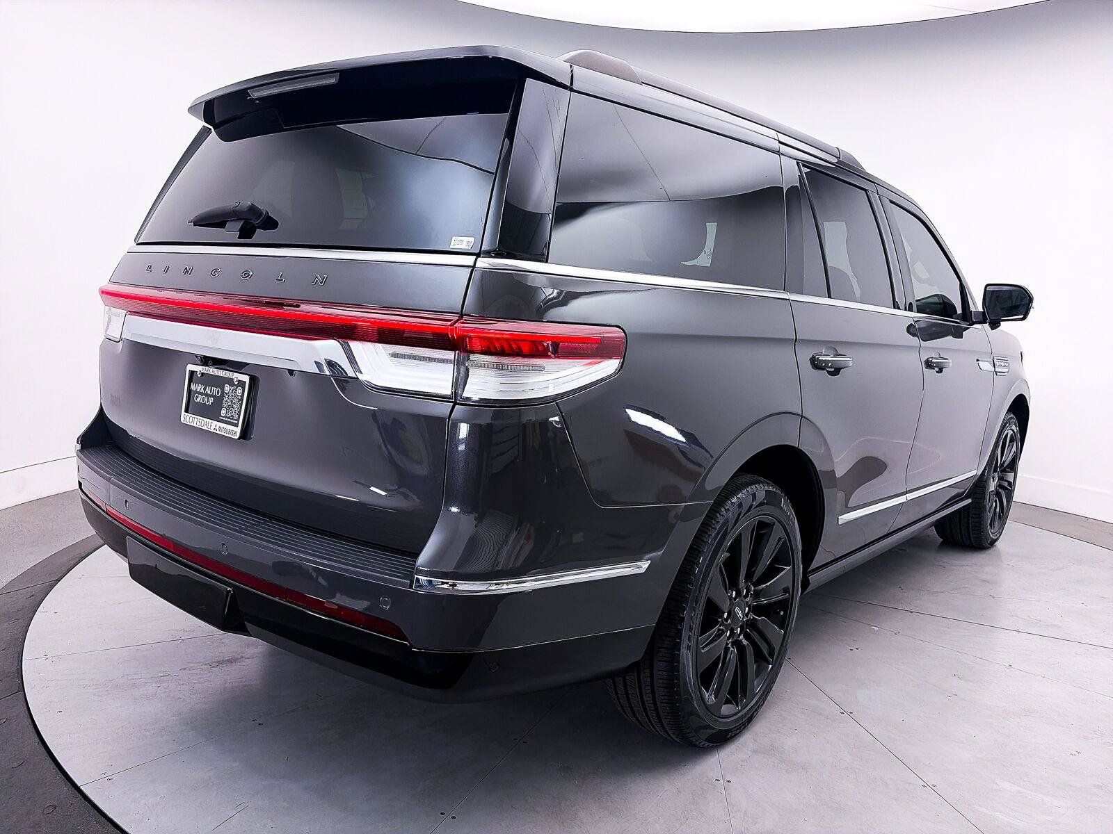 Used 2022 Lincoln Navigator Black Label AWD/4WD image 18